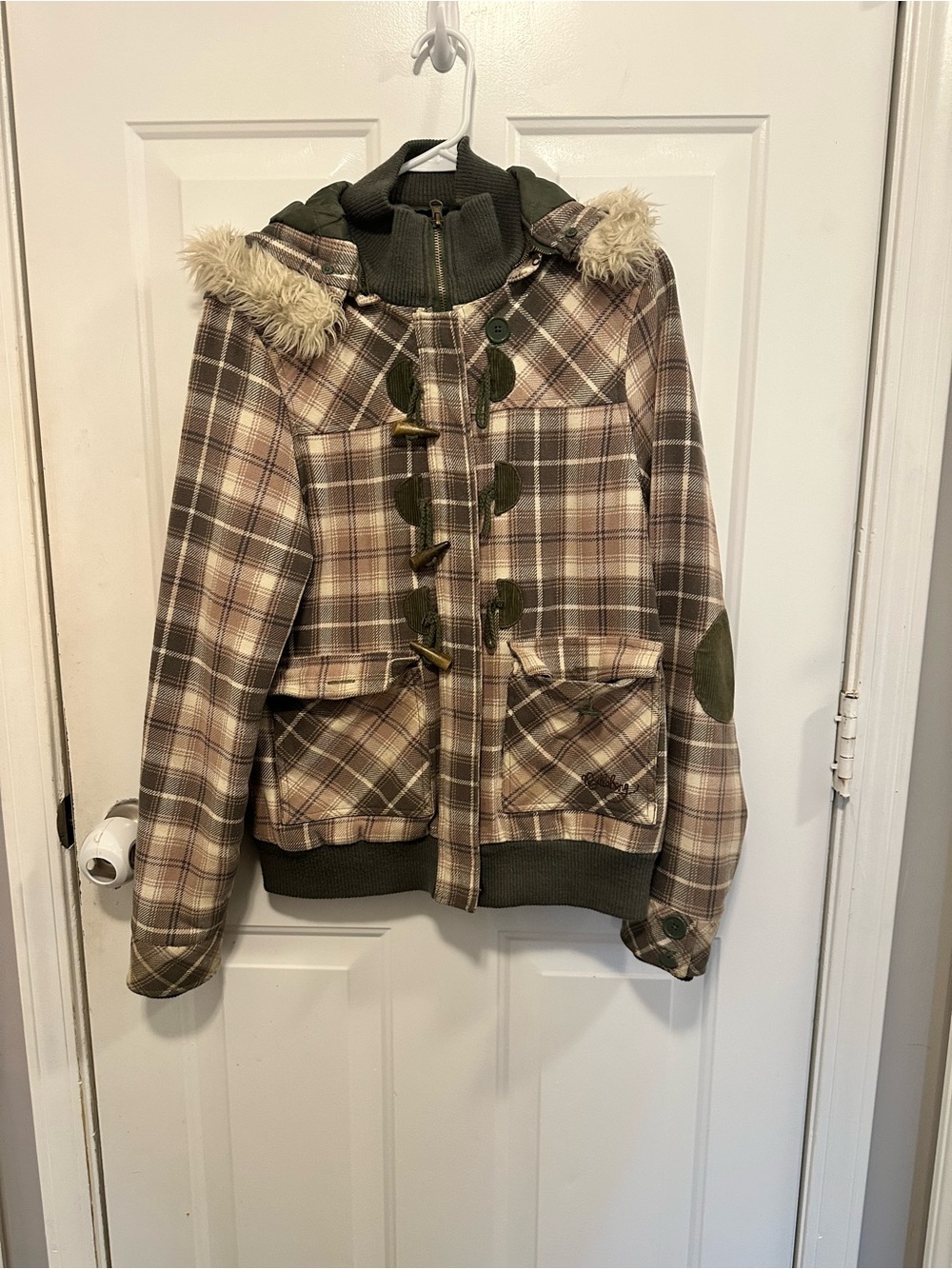 Billabong woman’s Plaid Hooded Jacket with Faux Fur Trim